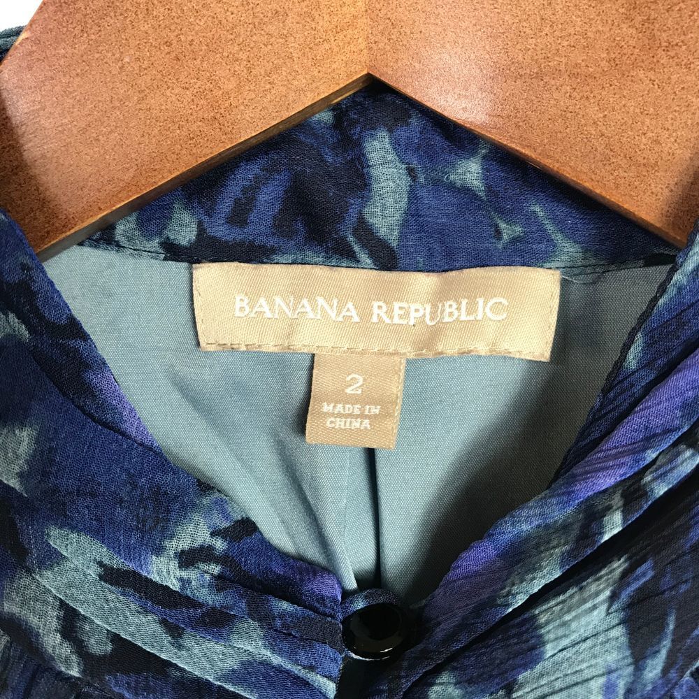 Banana Republic Blue Camouflage Sleeveless Blouse - Picture 4 of 6